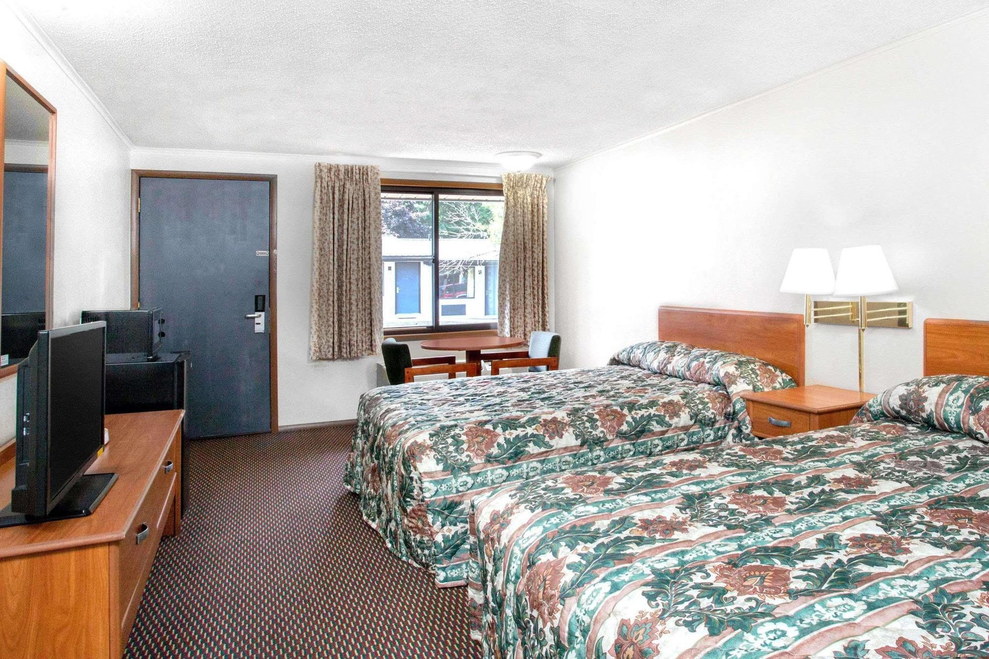 Knights Inn Pittston Exteriér fotografie
